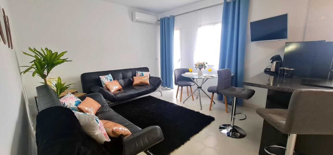 Precioso Apartamento Con Piscinas Y Vistas Al Mar. เบนัลมาเดนา ภายนอก รูปภาพ