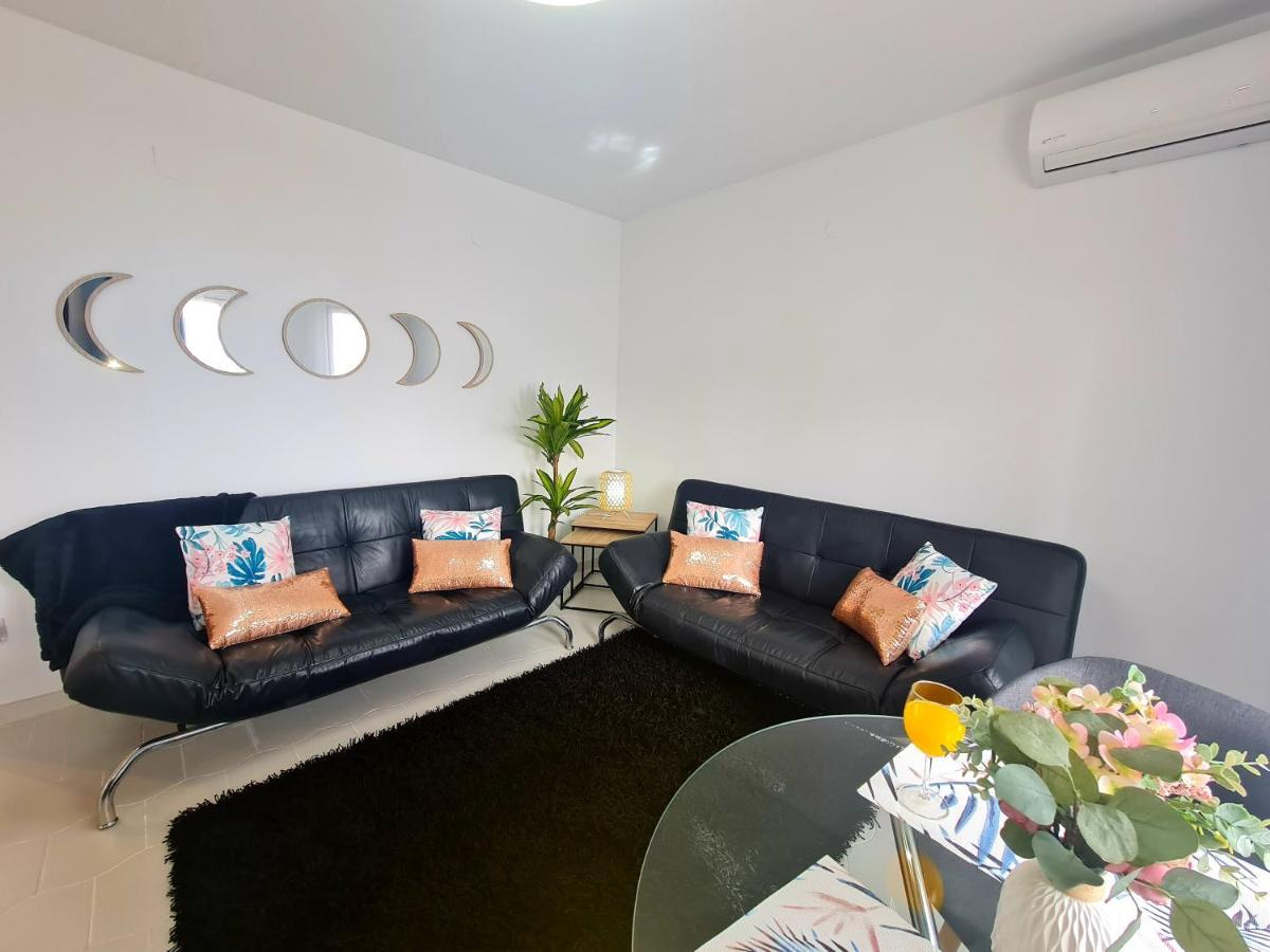 Precioso Apartamento Con Piscinas Y Vistas Al Mar. เบนัลมาเดนา ภายนอก รูปภาพ
