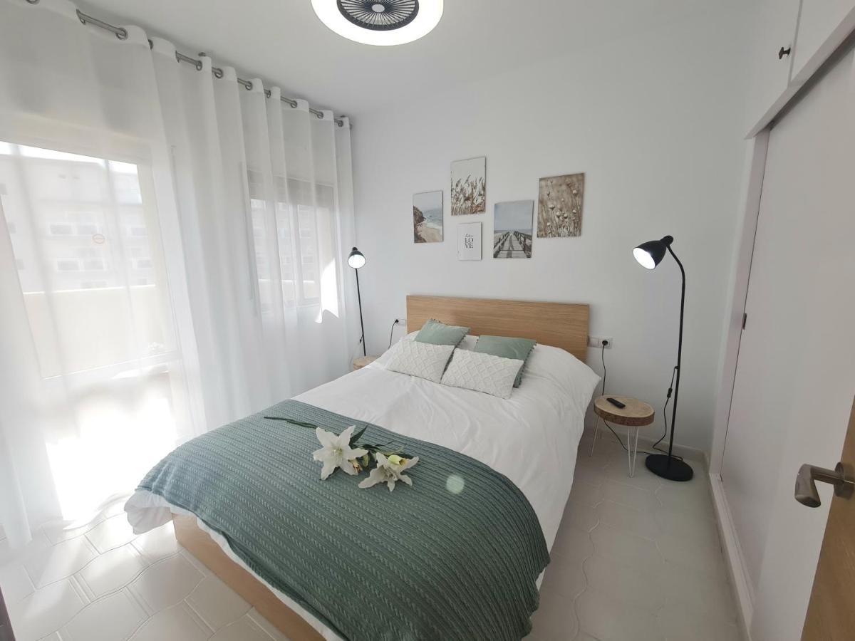 Precioso Apartamento Con Piscinas Y Vistas Al Mar. เบนัลมาเดนา ภายนอก รูปภาพ