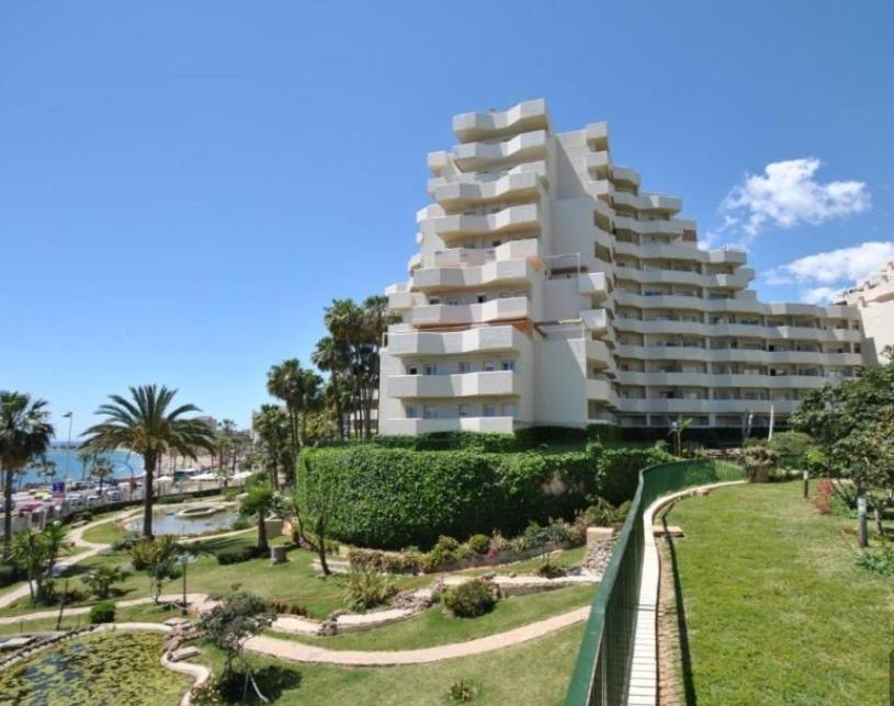 Precioso Apartamento Con Piscinas Y Vistas Al Mar. เบนัลมาเดนา ภายนอก รูปภาพ