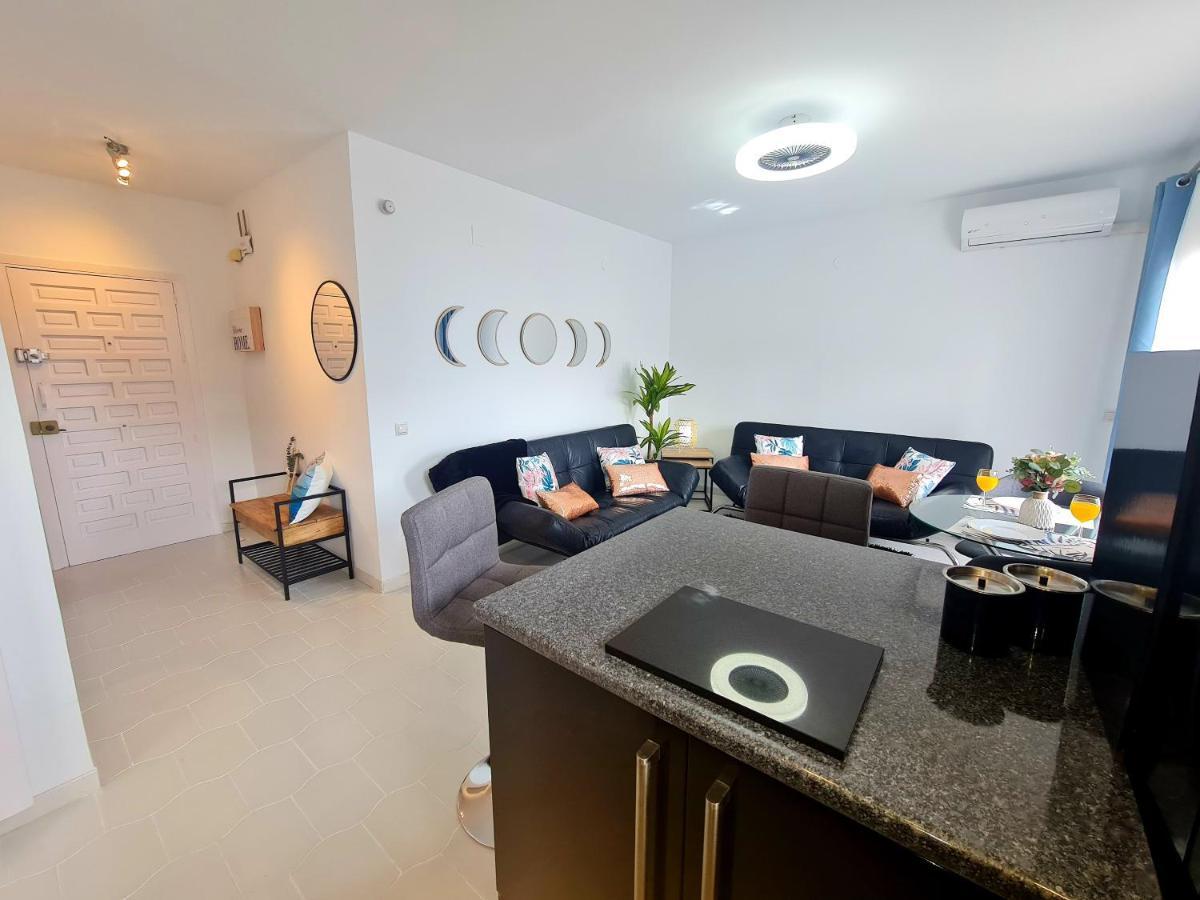 Precioso Apartamento Con Piscinas Y Vistas Al Mar. เบนัลมาเดนา ภายนอก รูปภาพ