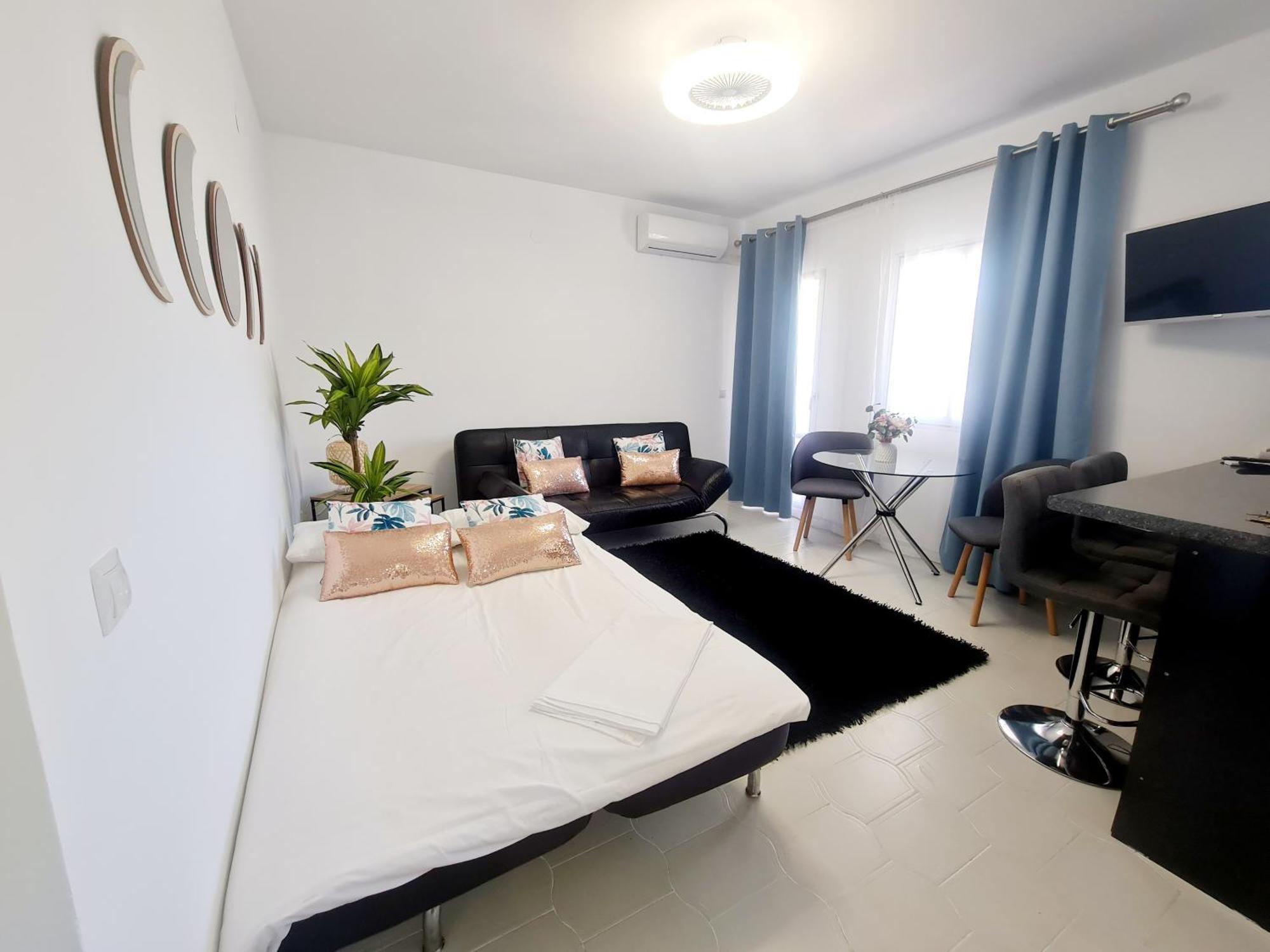 Precioso Apartamento Con Piscinas Y Vistas Al Mar. เบนัลมาเดนา ภายนอก รูปภาพ